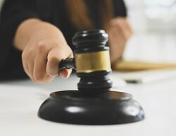 Sufre un infarto en el vestuario en plena jornada y lo rechazan porque "no había fichado"