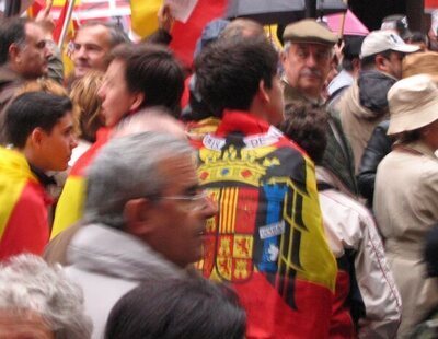 ¿Se puede ondear una bandera franquista en España? Esto es lo que dice la ley