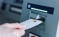 Cuándo se cobra la pensión en junio de 2025: fechas en Caixabank, BBVA, ING...