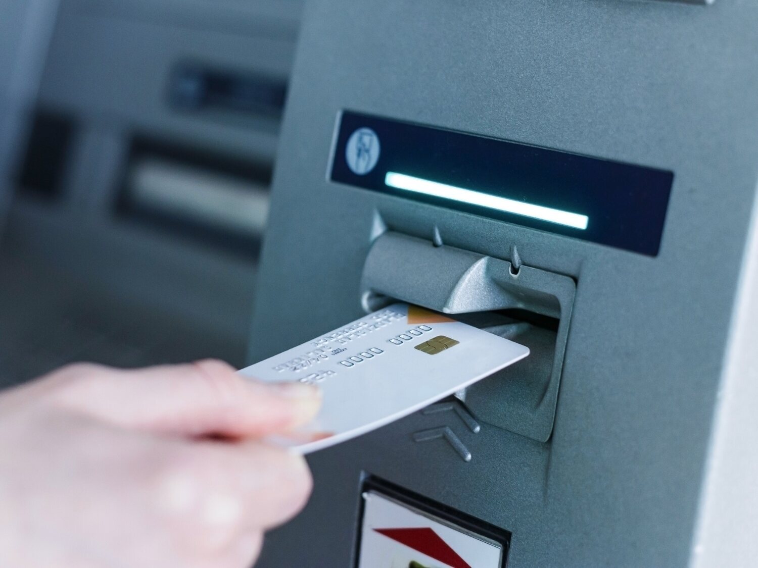 Cuándo se cobra la pensión en junio de 2025: fechas en Caixabank, BBVA, ING...