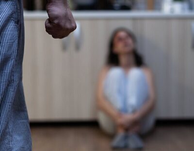Detenido por apuñalar a la pareja de su madre en pleno caso de violencia machista