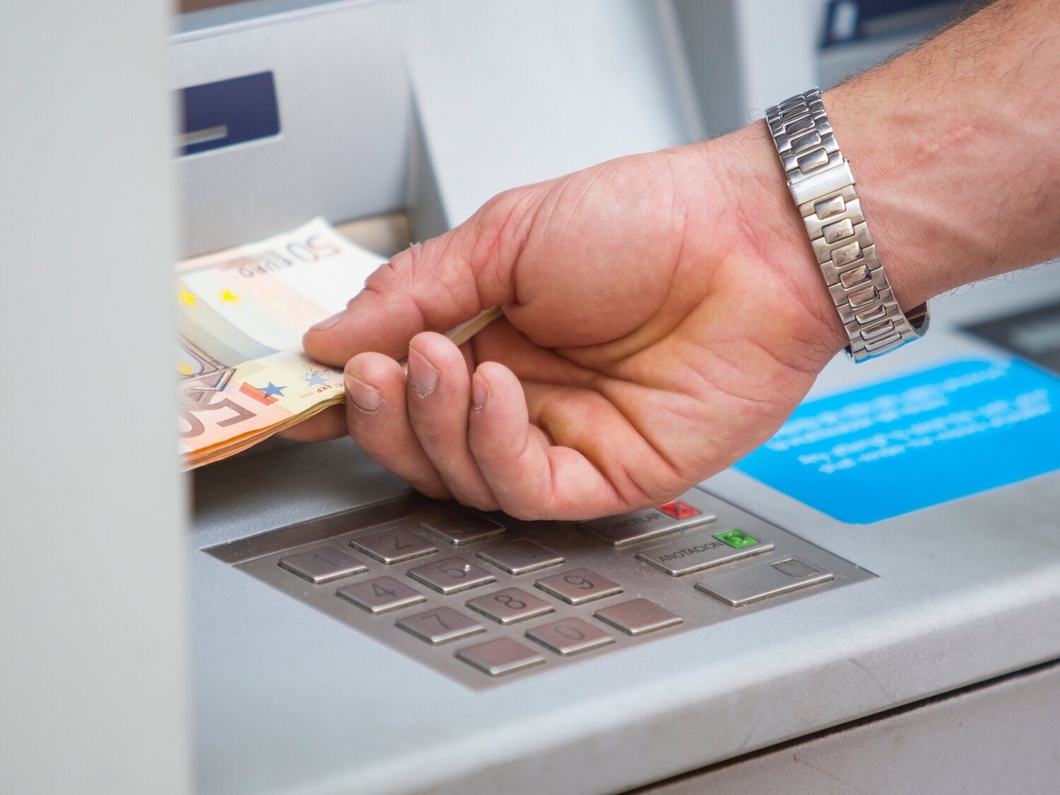 Sin cobrar la pensión durante meses por un error del banco: la declaró muerta