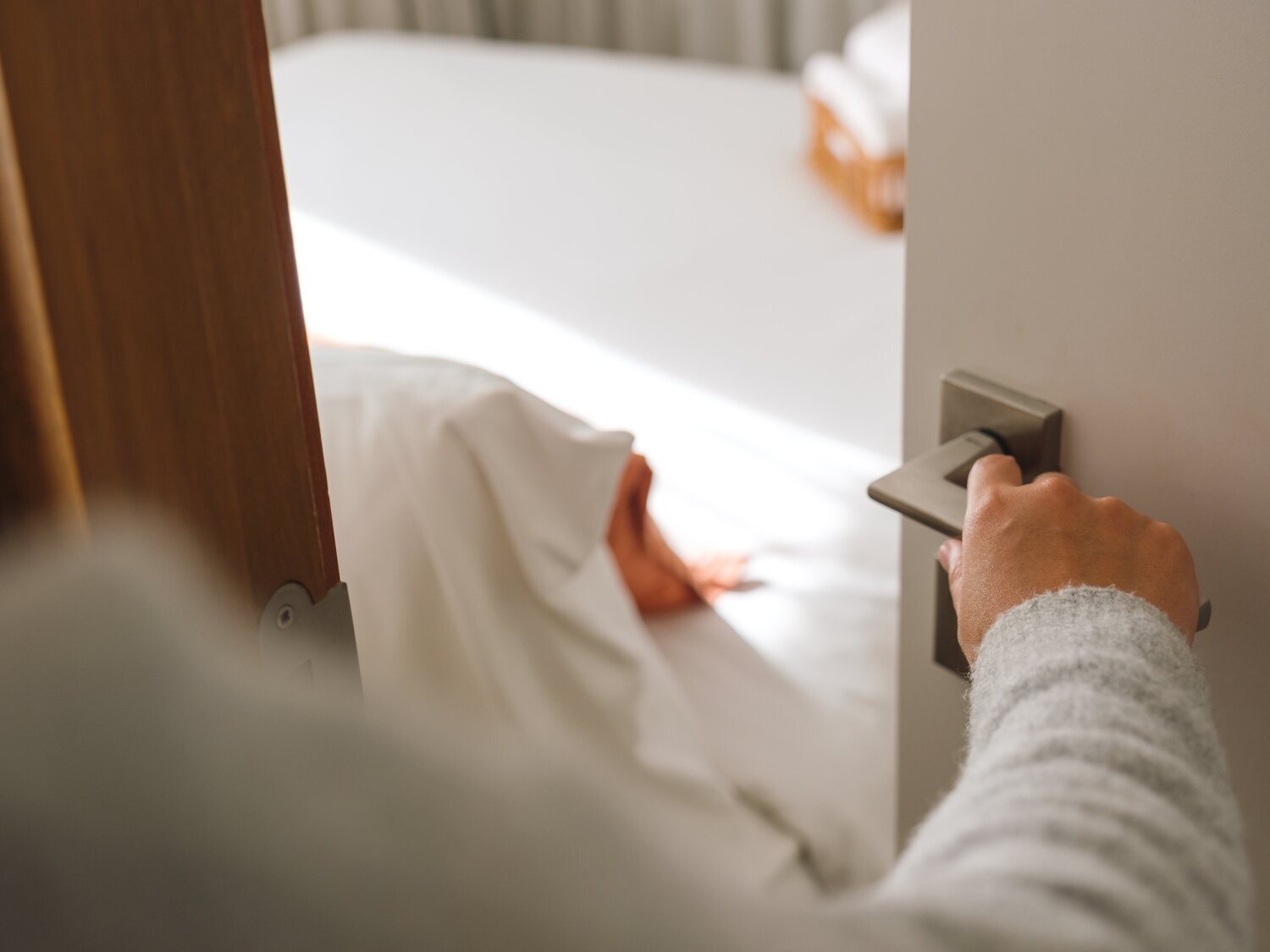 Así eres si duermes siempre con la puerta del dormitorio cerrada: esto dice la psicología