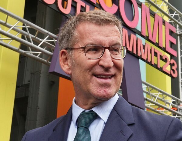 Feijóo carga contra la subida del SMI cobrando 65.000 euros: "Un esfuerzo para la empresa"