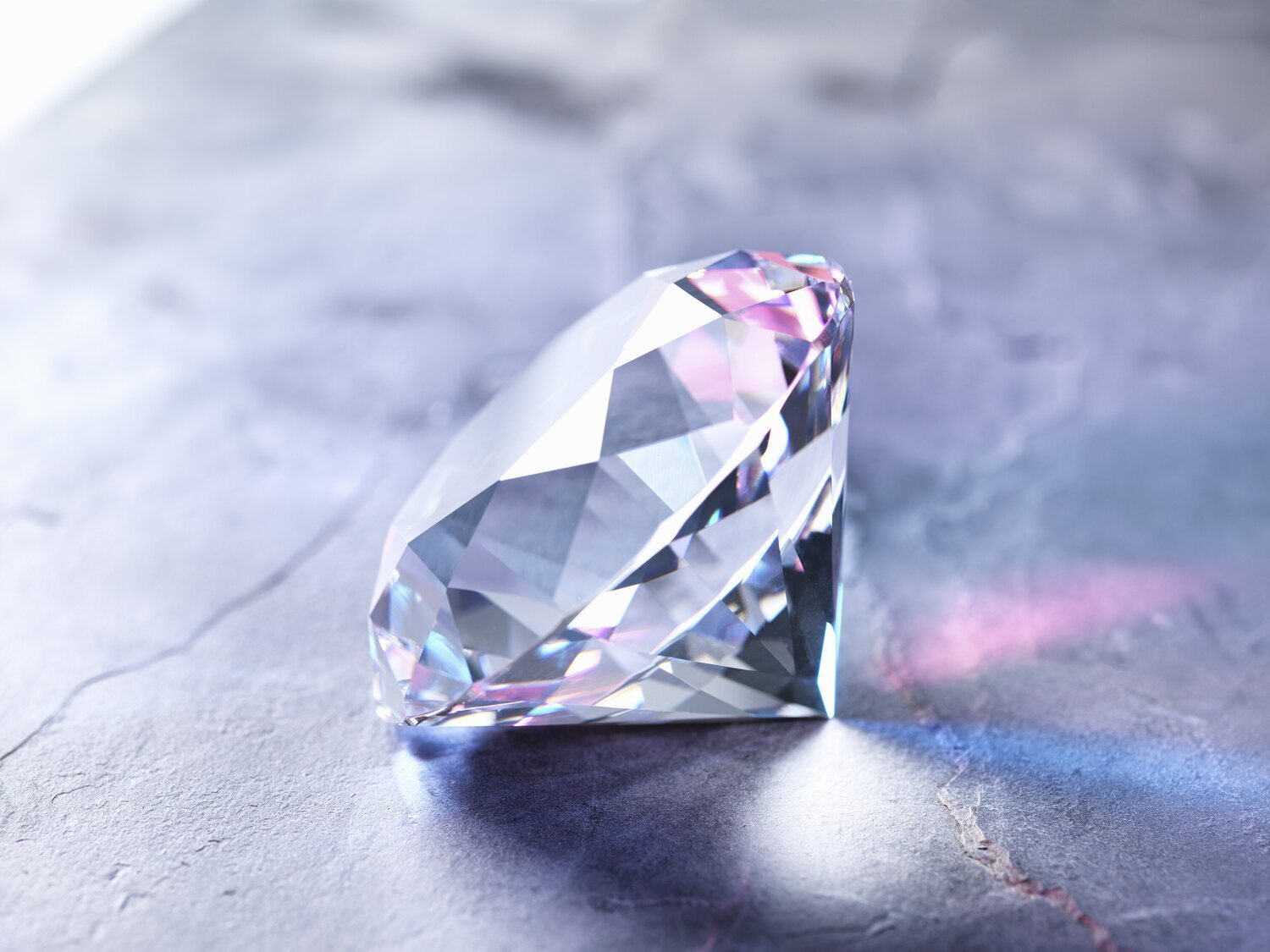 Un niño se hace millonario en plena excursión al Cráter de Diamantes: pieza de 7 quilates