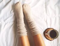 Así es tu personalidad si duermes con calcetines puestos, según la psicología