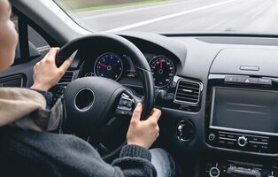 Qué es el 'icing': la práctica por la que la DGT te puede multar con 200 euros