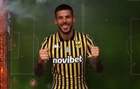 Ingresan al futbolista Carles Pérez después de que un perro mordiera sus genitales