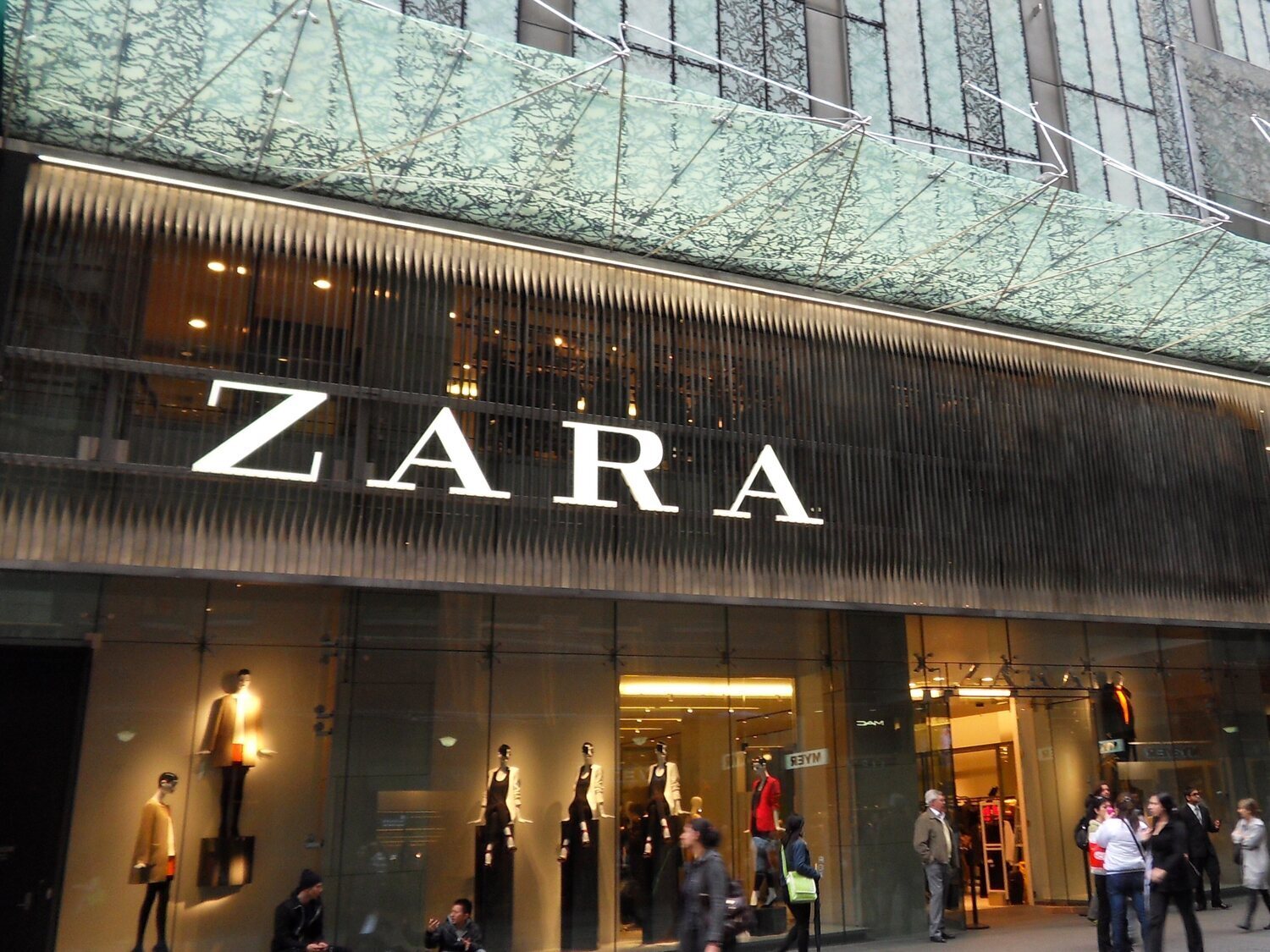 La dueña de Zara cierra esta histórica tienda en plena capital tras 21 años