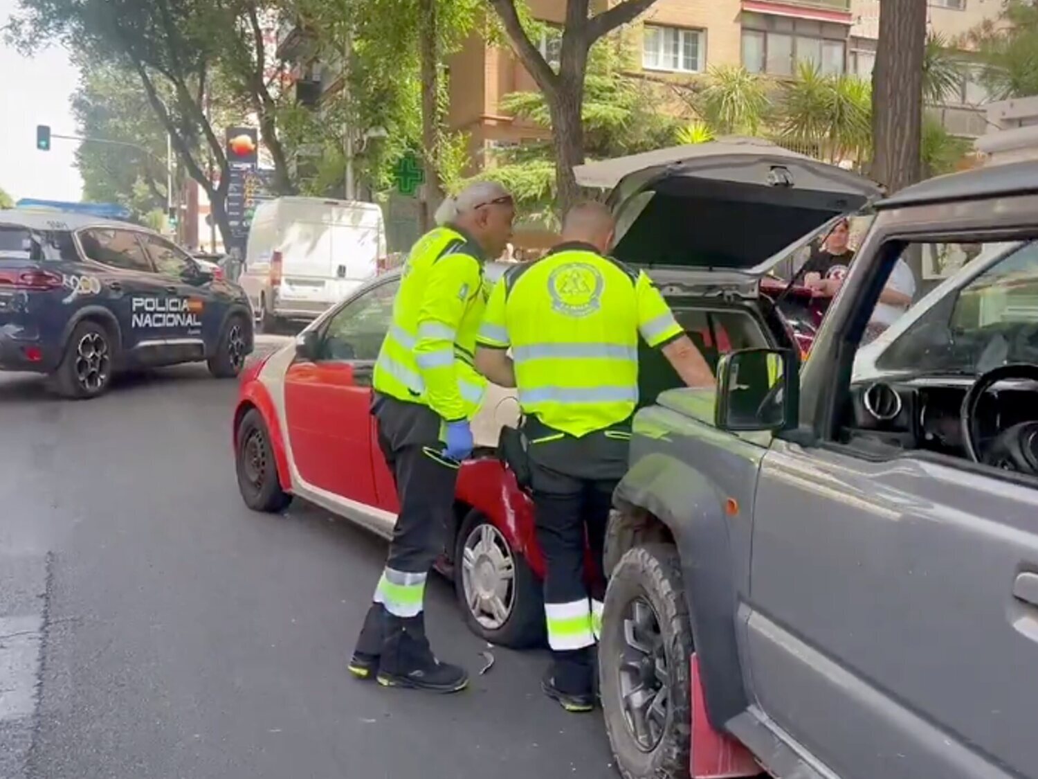 Muere brutalmente atropellada en pleno centro de Madrid al recoger el maletero de su coche