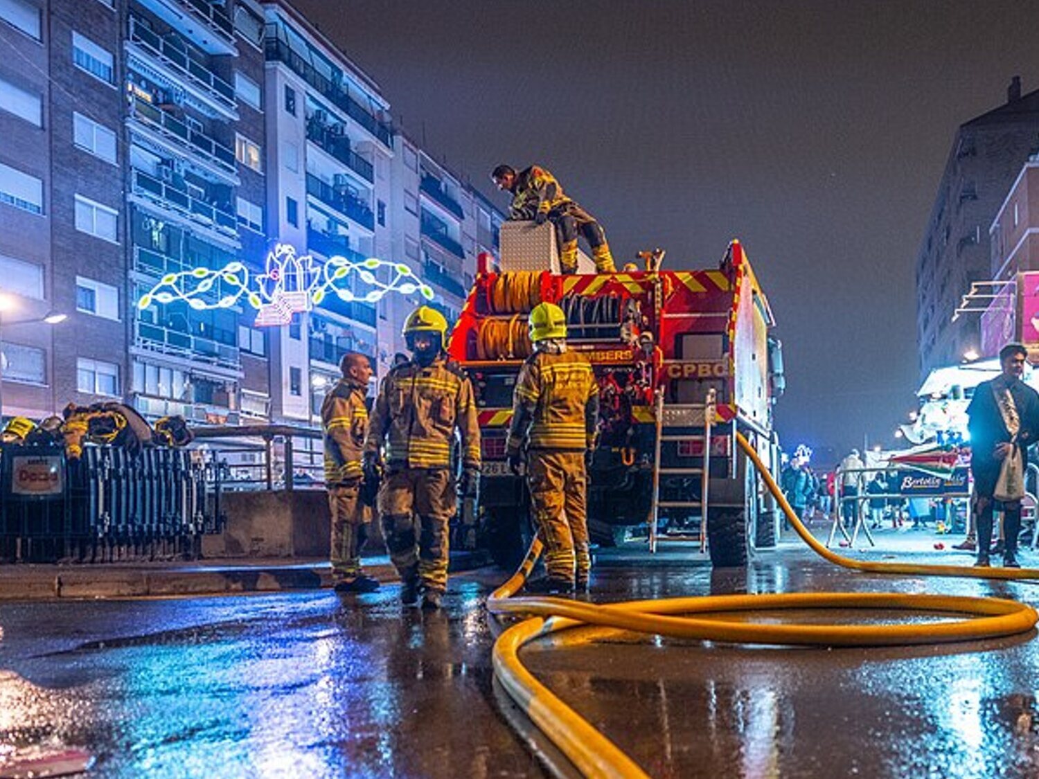 Muere un hombre por una explosión con incendio en una vivienda de Valencia
