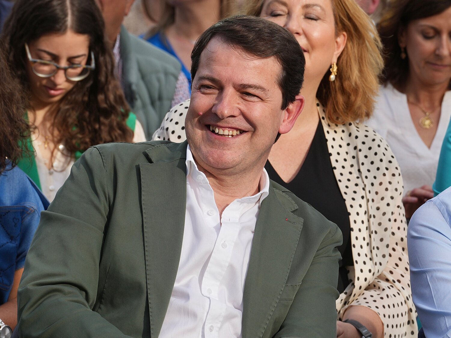 Mañueco paralizó los recursos del Gobierno en incendios mientras exigía medios a Sánchez