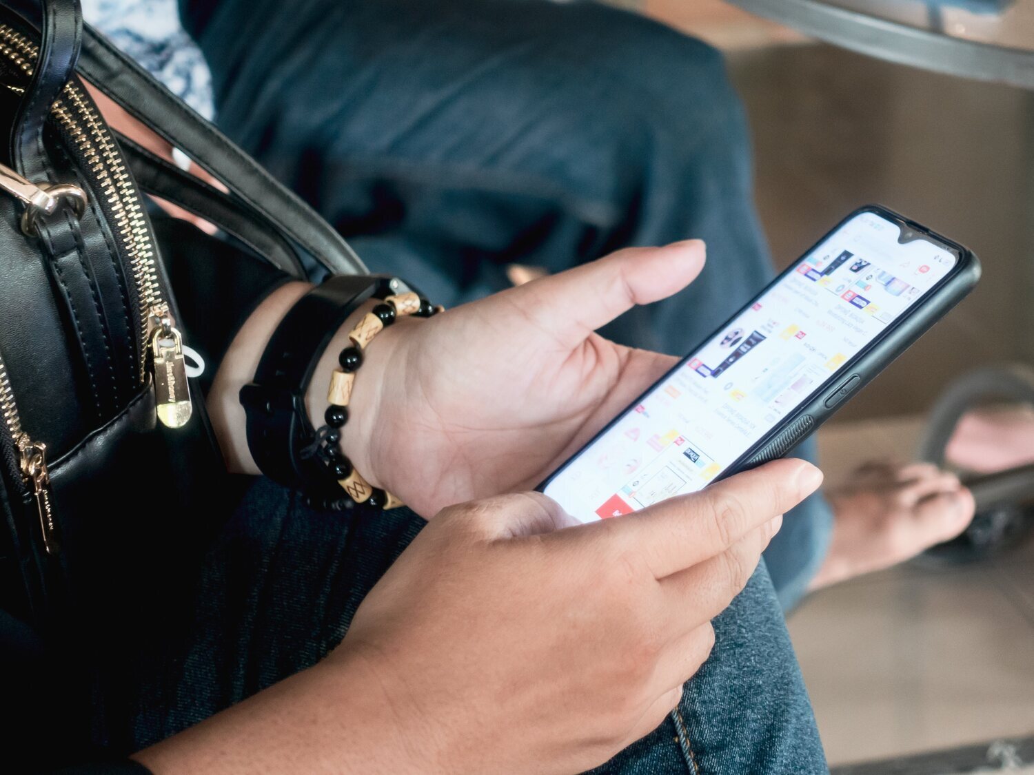 Si tienes alguna de estas dos apps en tu móvil, elimínalas: son software espía