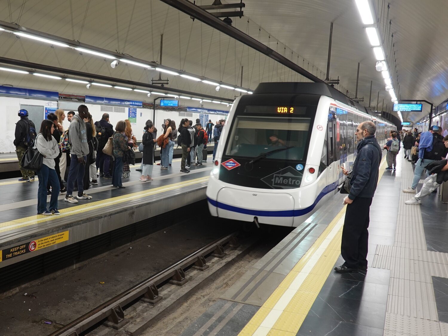 Pánico en Metro de Madrid: salvado por la Policía tras ser brutalmente arrollado