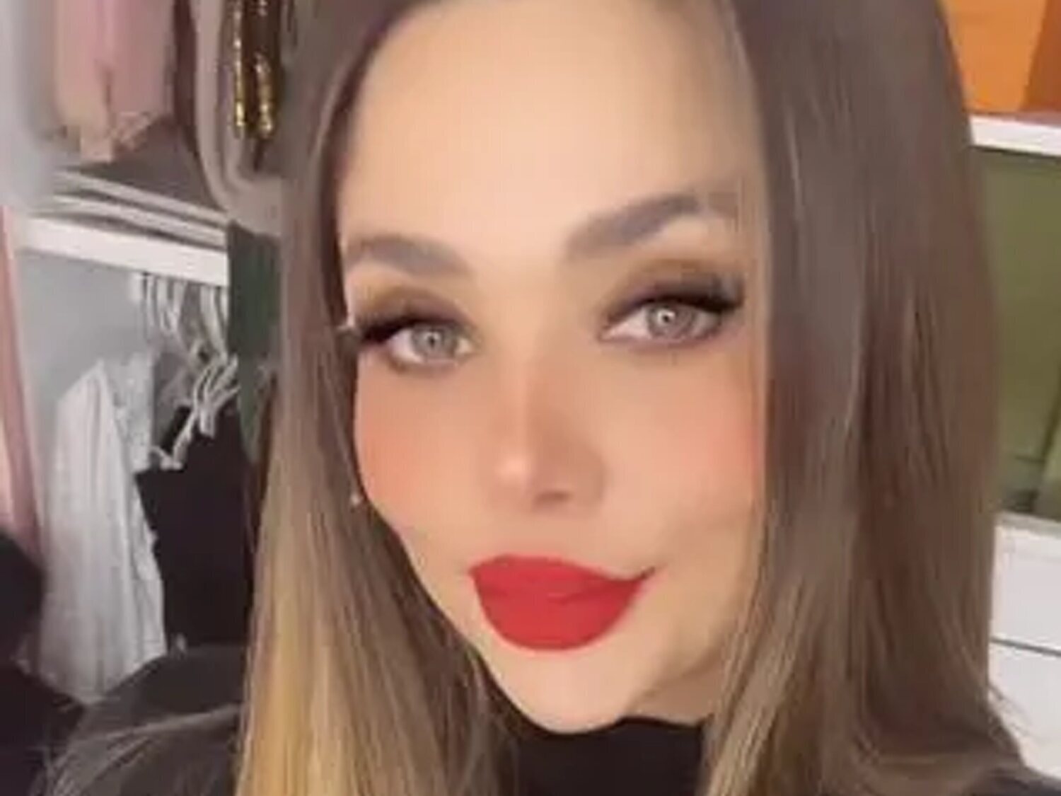 Asesinan brutalmente a la influencer Esmeralda Ferrer junto a su marido e hijos
