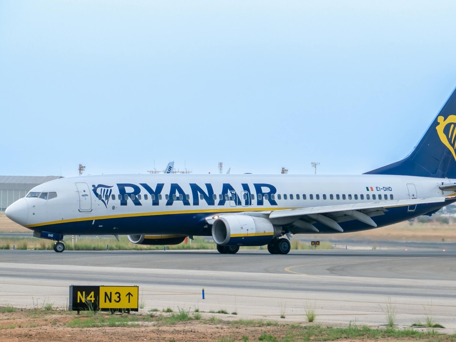 Adiós Ryanair: desaparece de todos estos aeropuertos en España