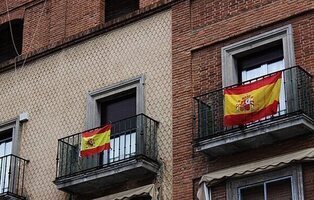 La brutal multa que enfrentas por tener esto en el balcón en Madrid: está prohibido