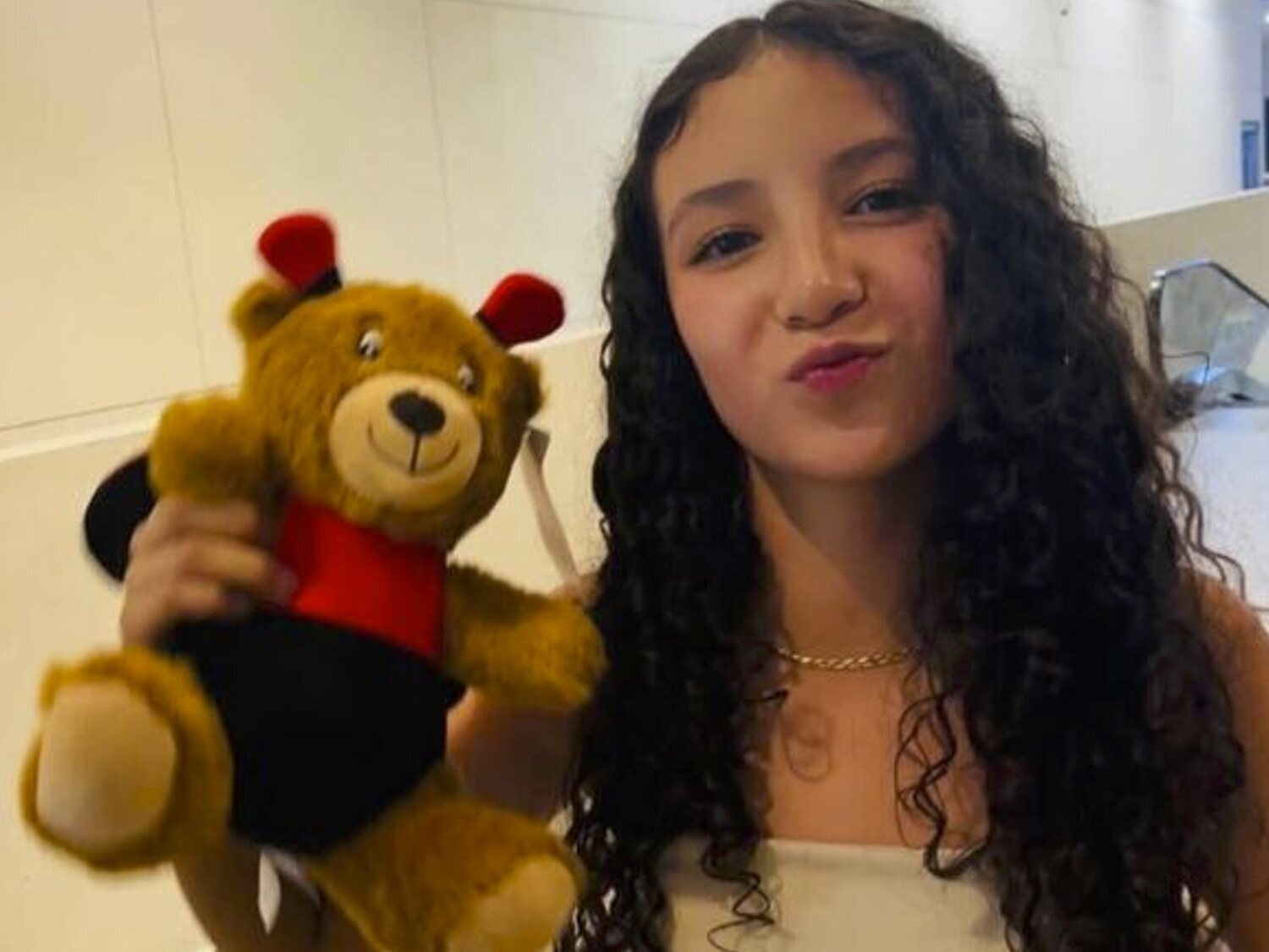 Muere una niña de 14 años tras someterse a una cirugía de aumento de pecho