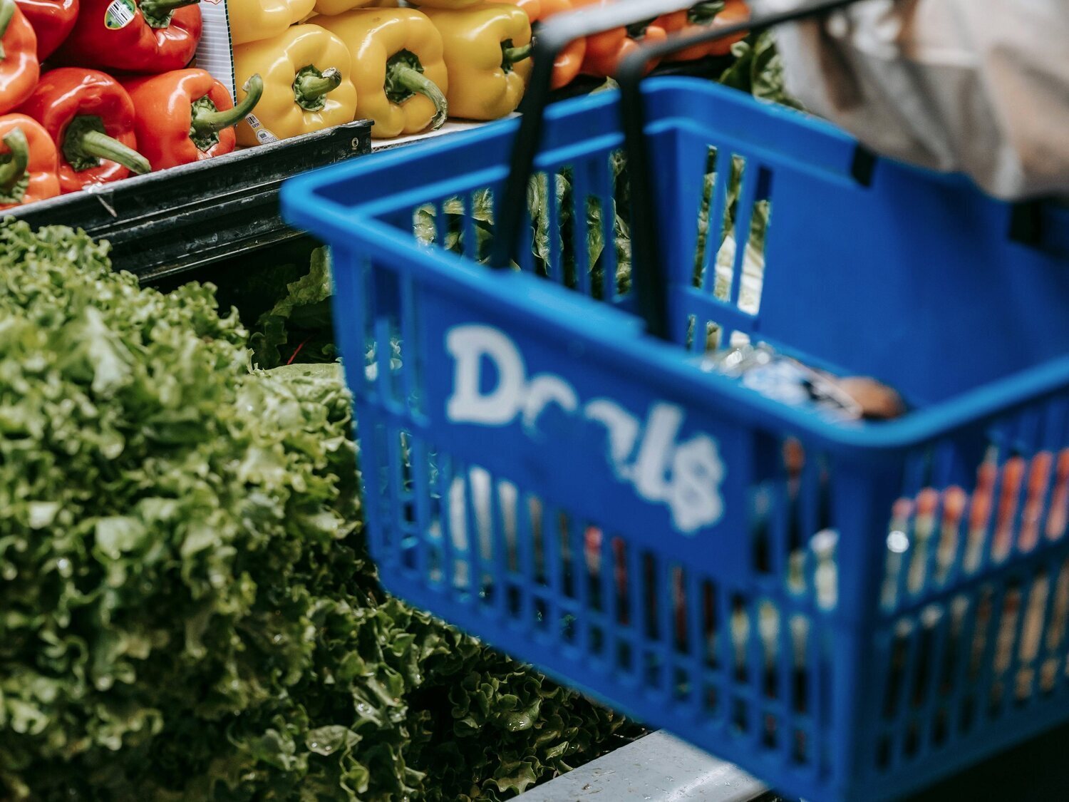 Confirmado por la OCU: los supermercados más baratos de España y qué cadenas suben más