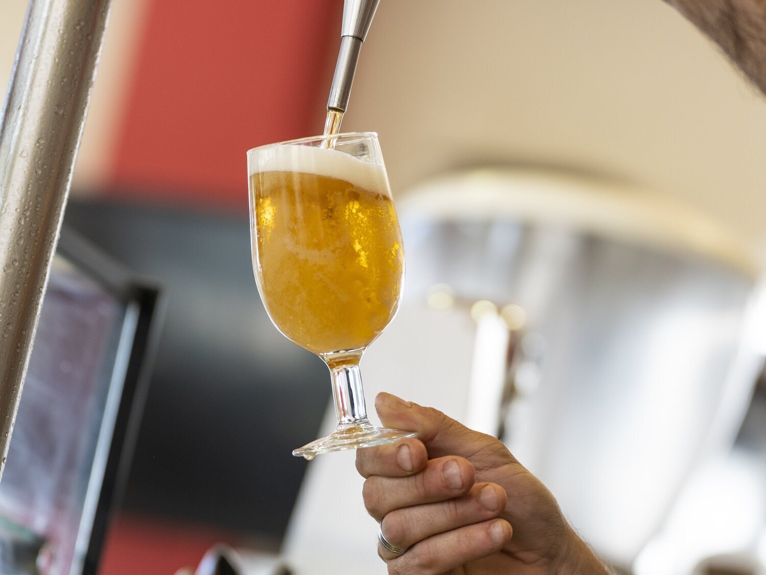 Un especialista de la hostelería nos da el truco para beber la cerveza siempre fría