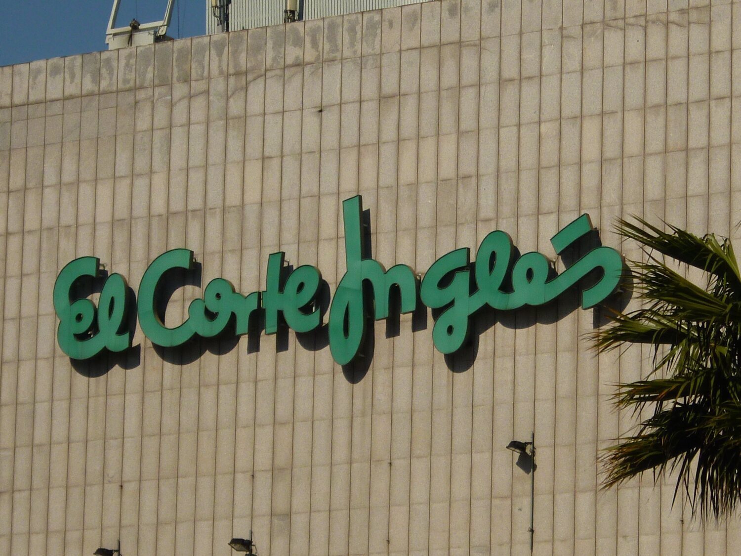 Adiós El Corte Inglés: cierra este centro comercial de Madrid para competir con Primark
