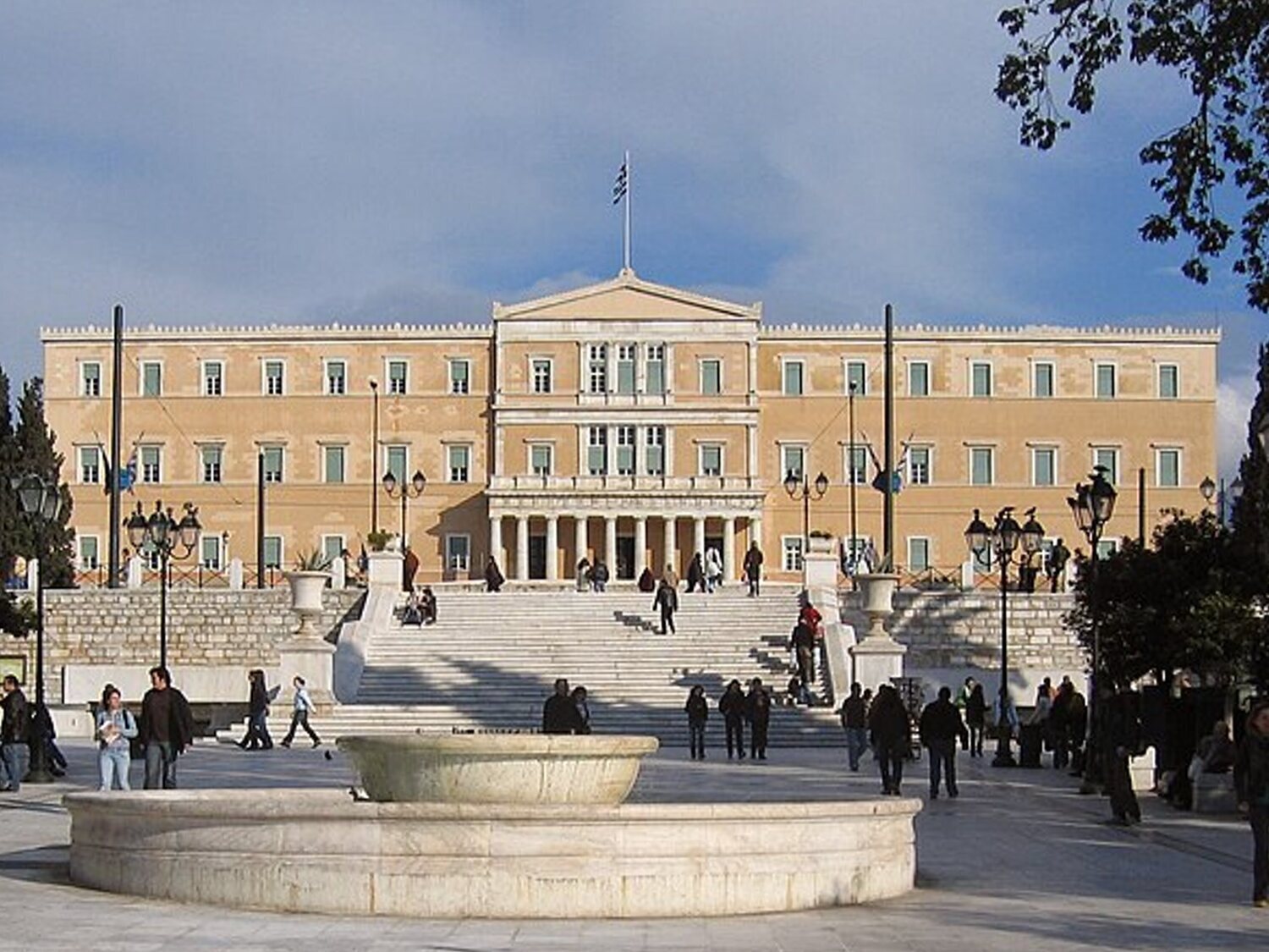 Huelga en Grecia contra la ampliación de la jornada laboral a 13 horas diarias