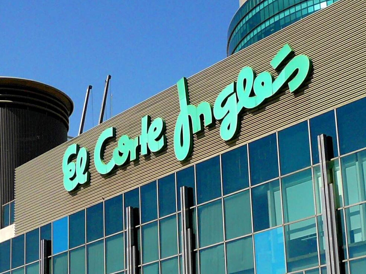 Adiós a la tarjeta de El Corte Inglés: giro de modelo en sus centros comerciales