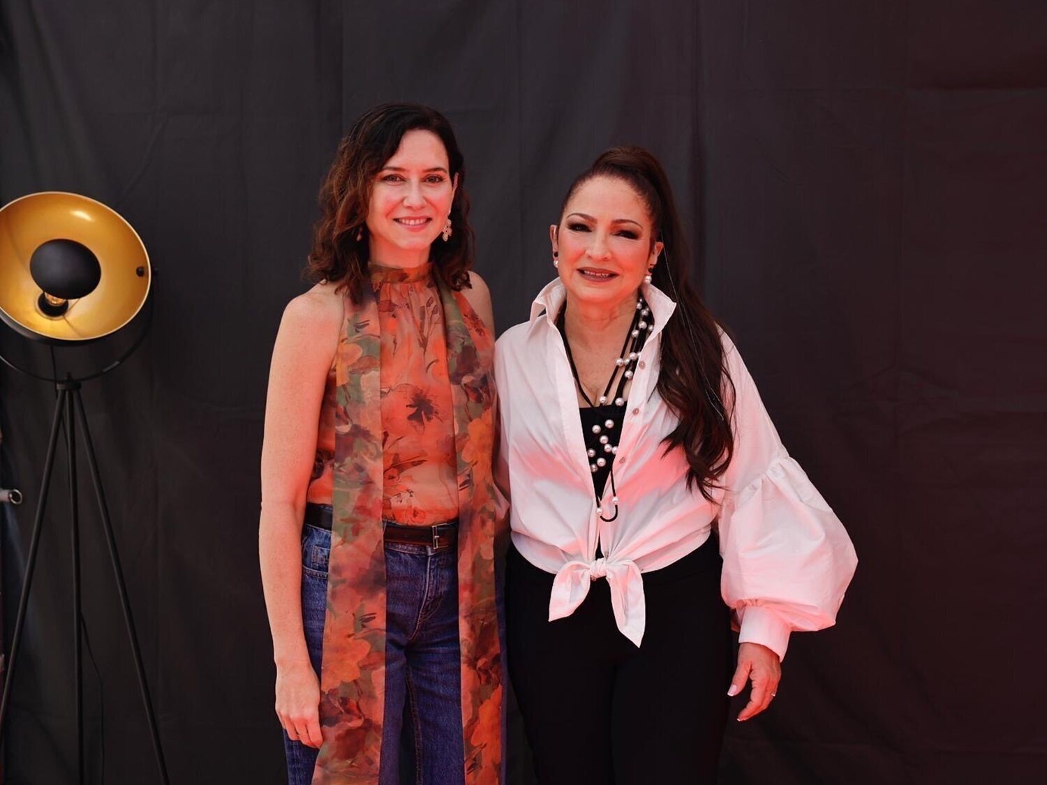 Gloria Estefan lanza un mensaje de respeto a los inmigrantes en la fiesta de la Hispanidad