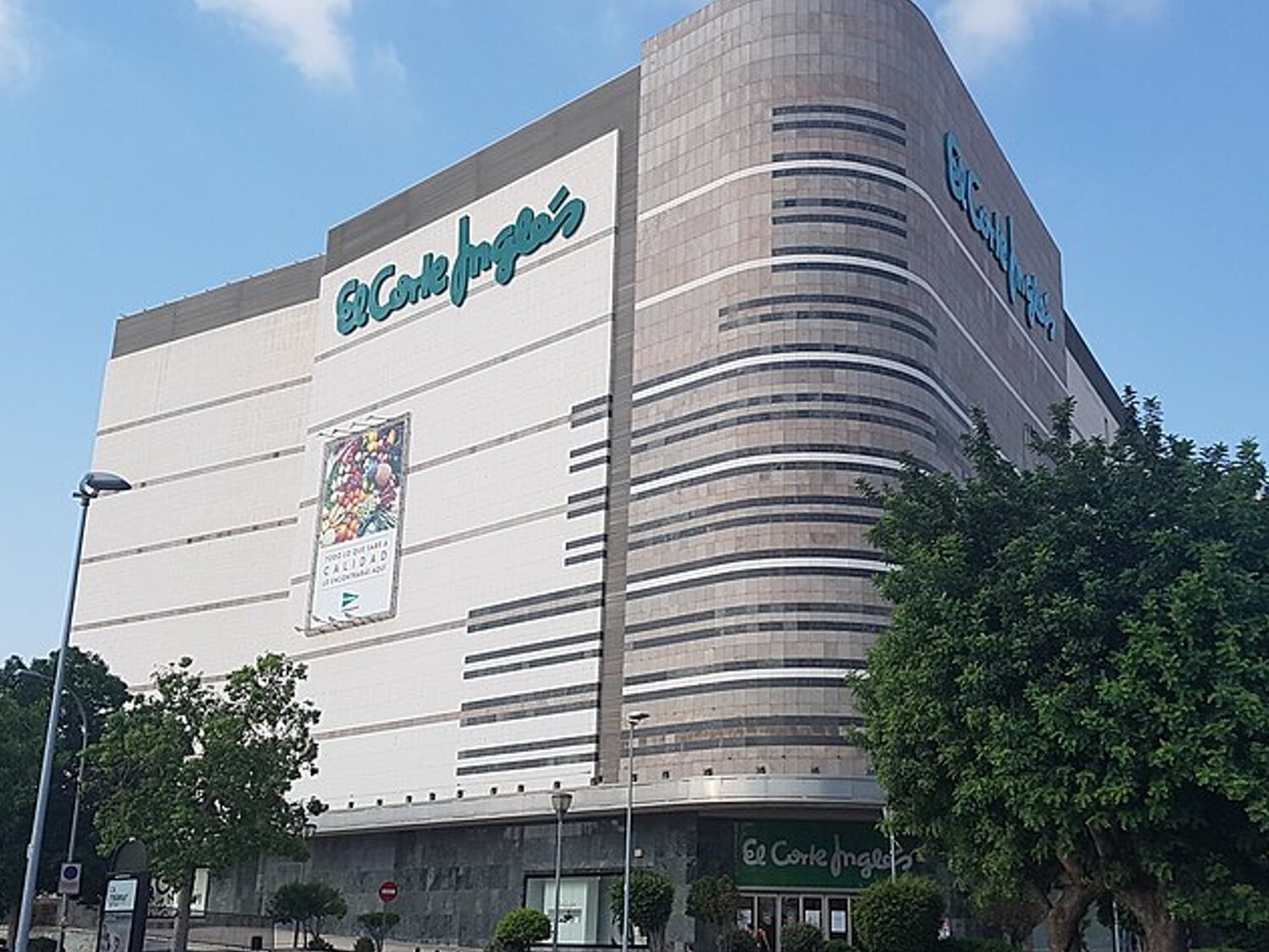 ¿Qué salario tiene un dependiente de El Corte Inglés en España en 2025?