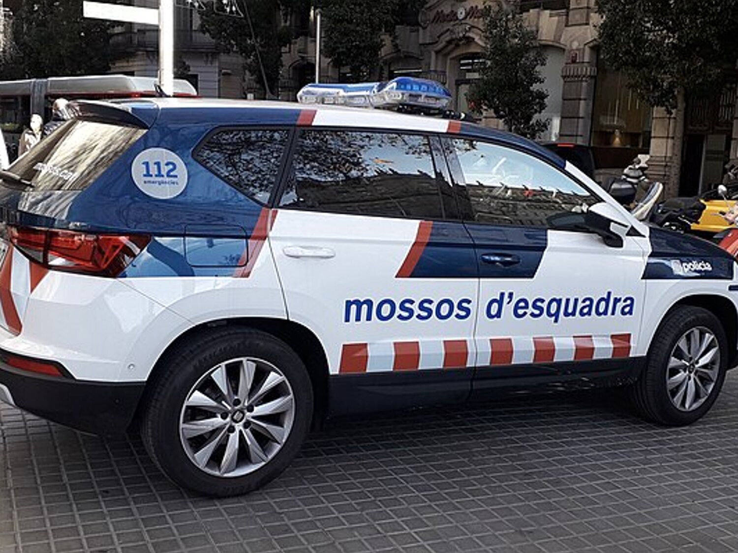Un padre viola a su hija de 20 años en la calle en presencia de su otro hijo de 8 años
