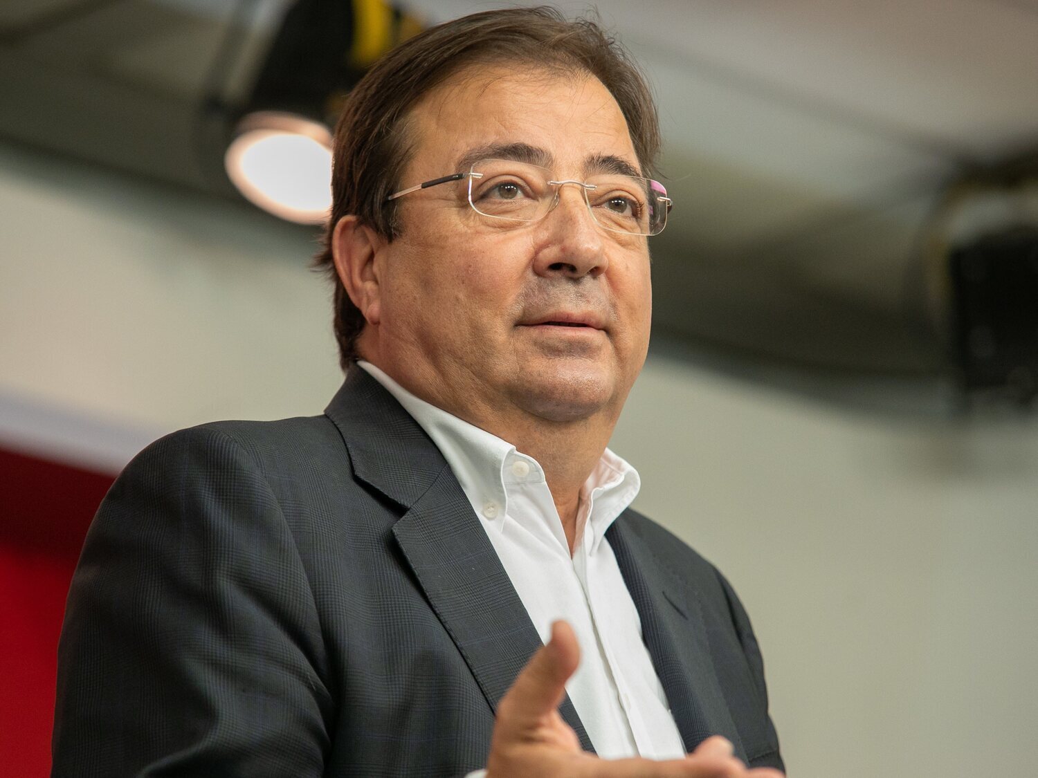 Qué cáncer tenía Guillermo Fernández Vara: los síntomas de este tumor