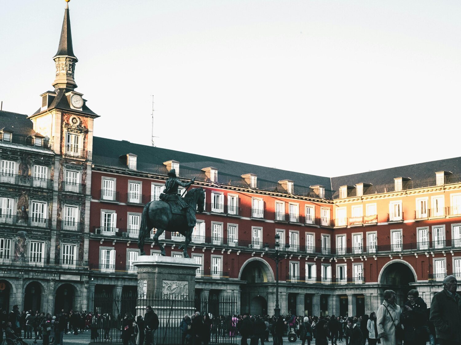 Una influencer estadounidense se queda impresionada al visitar Madrid