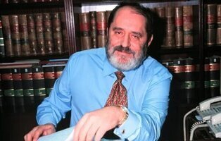 Muere Emilio Rodríguez Menéndez, el abogado que pasó de la crónica negra a la prensa rosa
