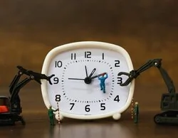 Adiós al cambio de hora: España pide a la Unión Europea su eliminación en 2026