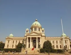 Ataque terrorista en el Parlamento de Belgrado: el presidente denuncia lo sucedido