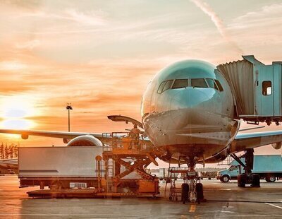 Una azafata publica lo que cobra con Emirates y se vuelve viral