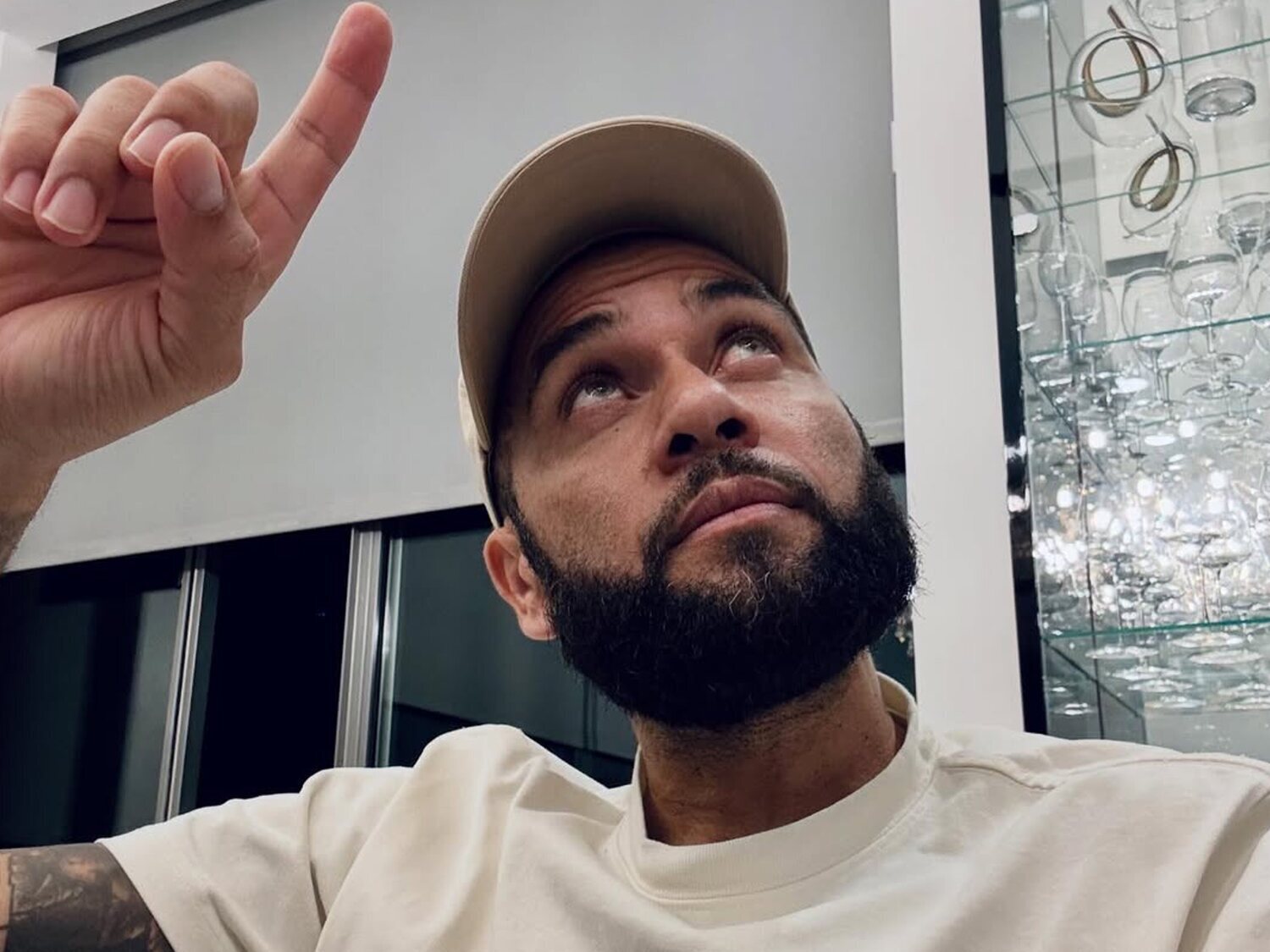 El cambio de vida de Dani Alves: de futbolista a predicador en una iglesia