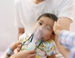 La vacuna que está evitando que miles de recién nacidos se queden en el hospital