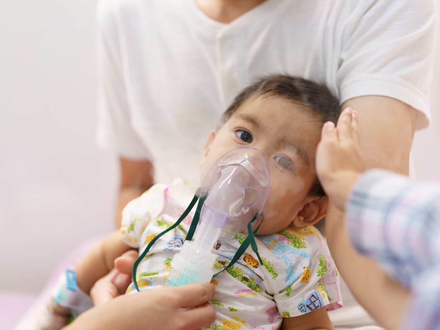 La vacuna que está evitando que miles de recién nacidos se queden en el hospital