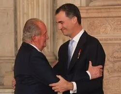 Desvelan la conversación del rey Juan Carlos con su hijo Felipe VI: antes de ir a Abu Dabi
