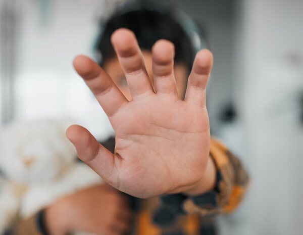 Un menor con discapacidad es secuestrado y torturado por tres adolescentes en Italia