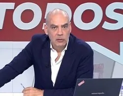 Una policía detenida por dañar el coche del periodista Nacho Abad: rayado y fotografiado