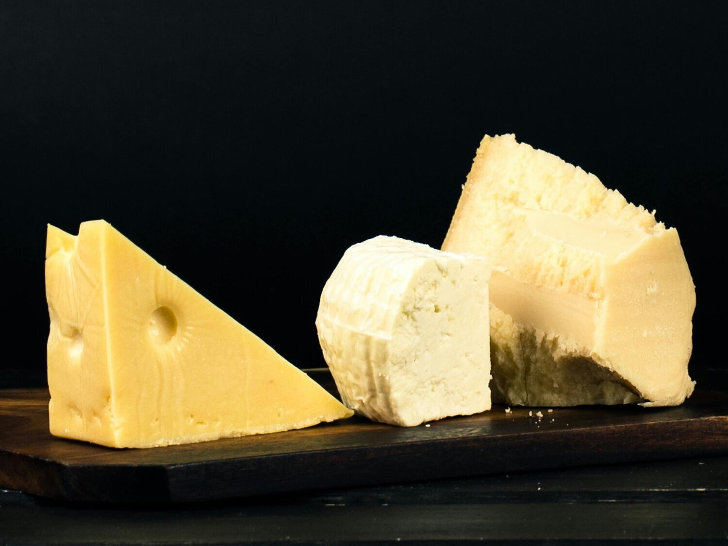 Alerta alimentaria: retiran de la venta estos quesos del supermercado por listeria