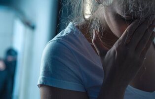 Esto le dice una forense a una víctima de violación: "¿Ves lo que pasa cuando se bebe?"