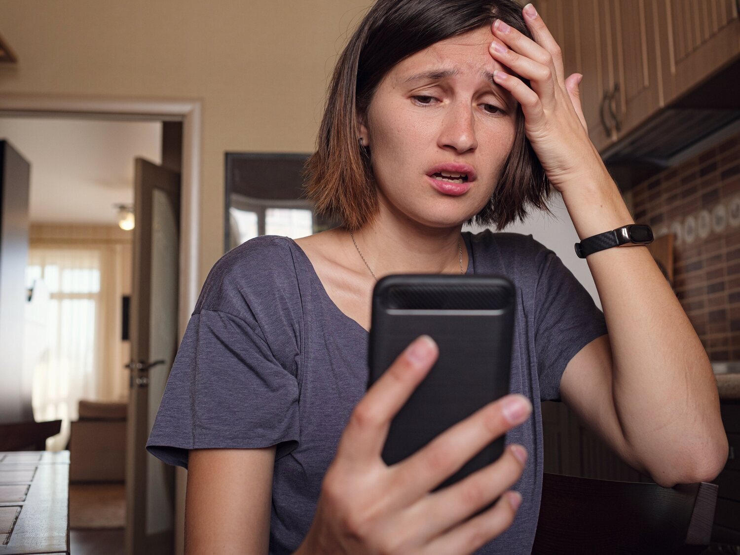 Un padre denuncia los 'consejos' de ChatGPT a su hija menor: "Técnicas sobre cómo vomitar"