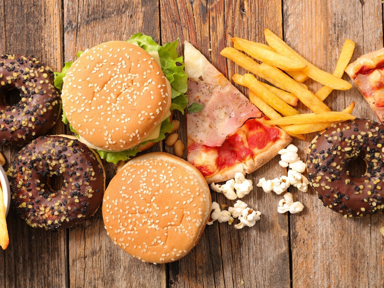 El consumo de ultraprocesados aumenta en España y los expertos advierten de los riesgos