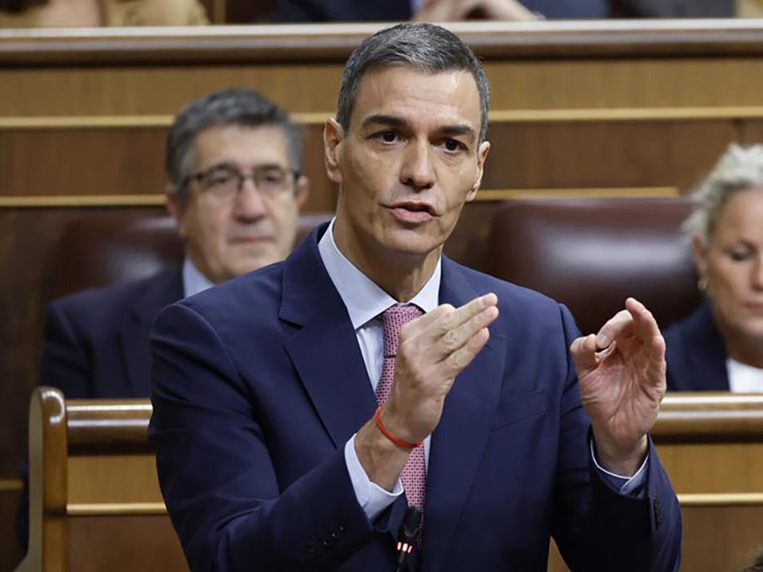 El PSOE gana las elecciones pero el PP recorta distancia: VOX disparado, según el CIS