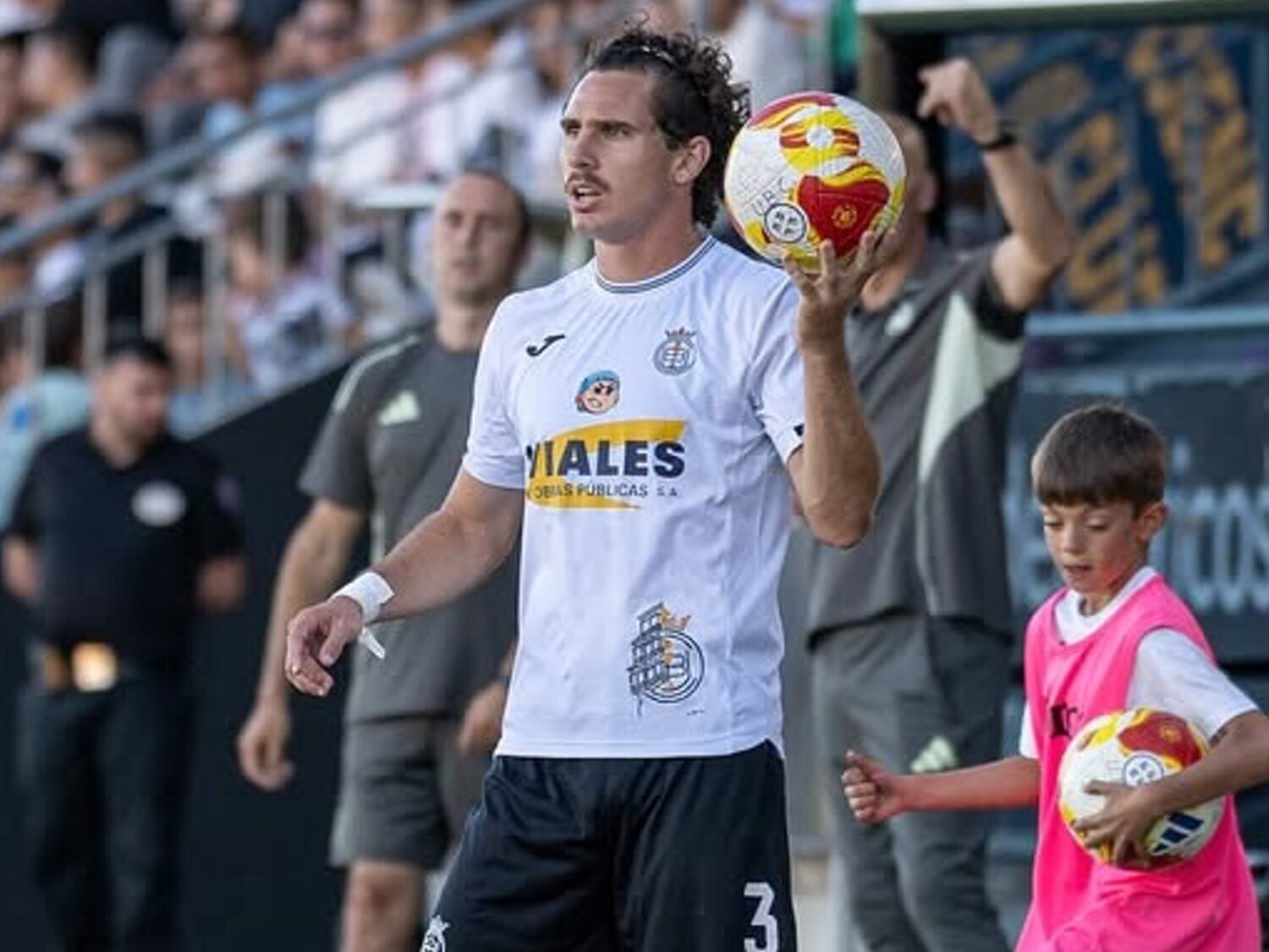 El futbolista Nacho Ruiz recibe insultos homófobos en pleno partido: "No debe ocurir"