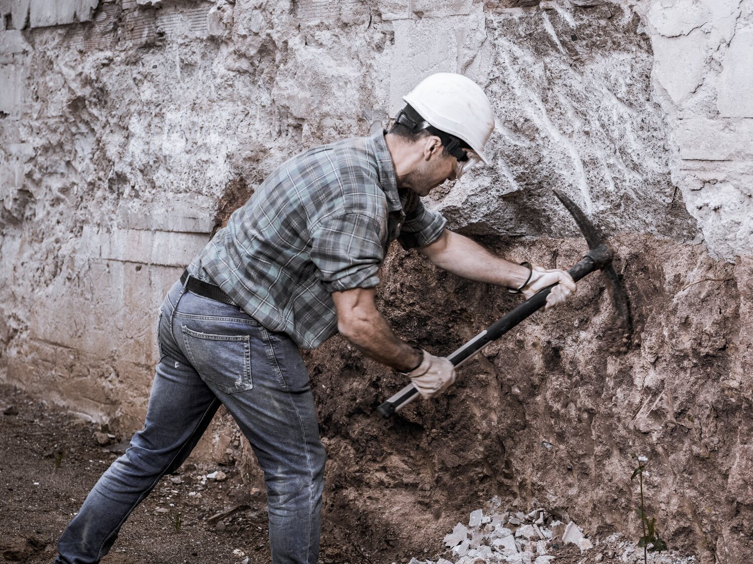 Al menos dos desaparecidos tras el derrumbe de la mina Vega de Rengos en Asturias