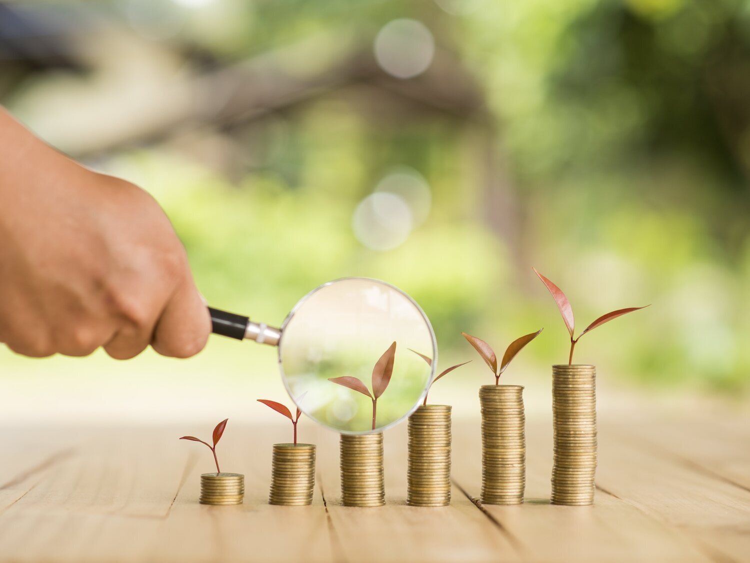 Un experto en bolsa revela lo que puedes ganar si inviertes 5.000 euros desde los 25 años